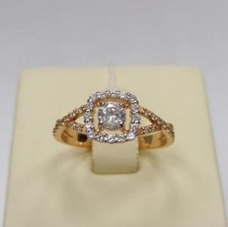 Кольцо из золота с фианитами