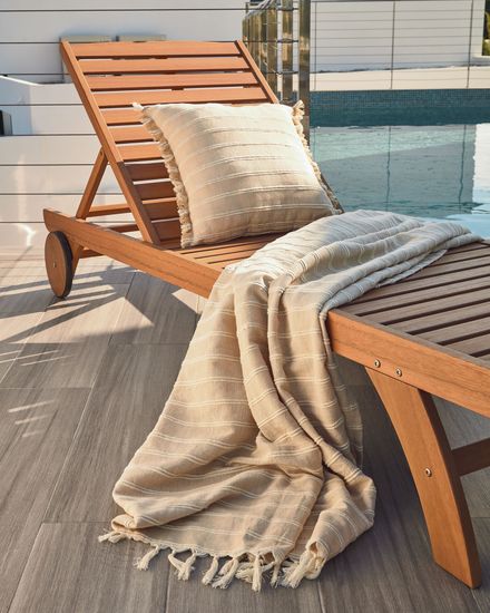 Шезлонг Beila из массива эвкалипта Испания La Forma