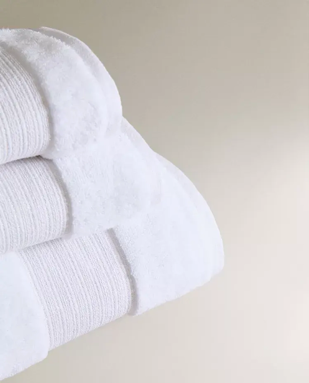 ZARA HOME ПОЛОТЕНЦЕ ИЗ ХЛОПКА С ОКАНТОВКОЙ, БЕЛЫЙ