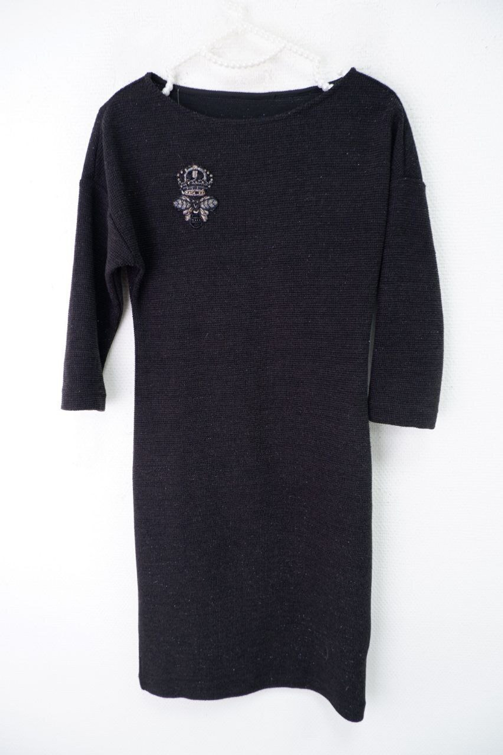 Платье с декором 42 размер