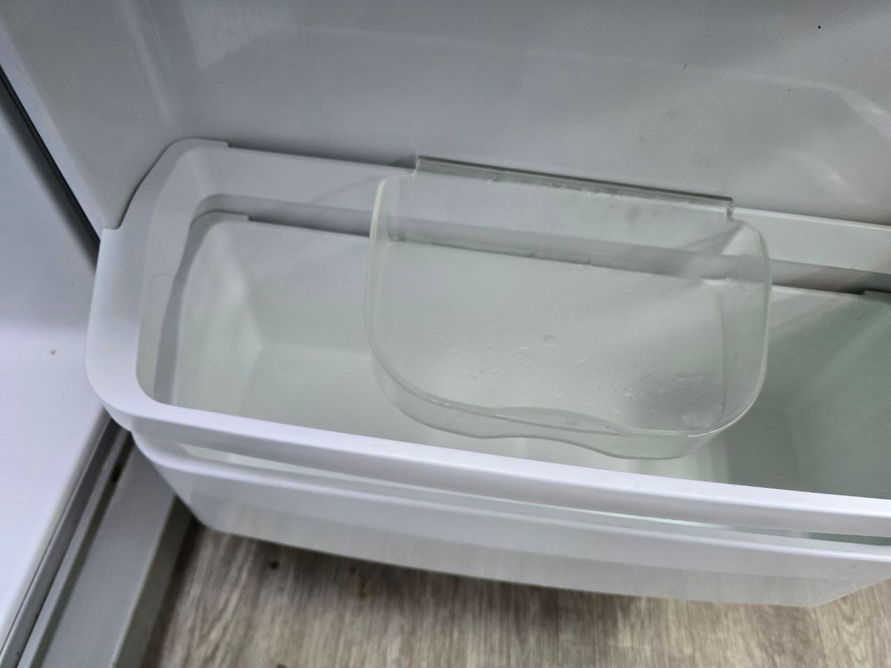 Холодильник DAEWOO FRS-L2011IAL серебристый