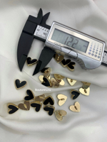 Пуговицы сердечки черная эмаль в золотистом металле