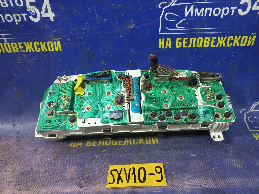 Щиток приборов TOYOTA CAMRY 1994