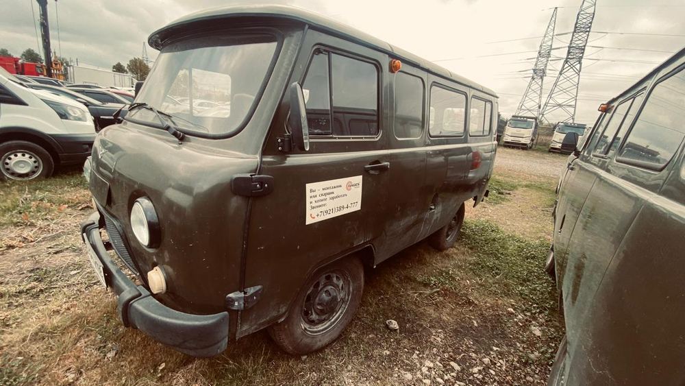 UAZ 3741* Грузопассажирский 374195 (без ABS, Бензиновый, 2,7 л, 112. л.с.)