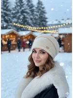 Шапка зимняя вязаная из ангоры тёплая объёмная с брошью