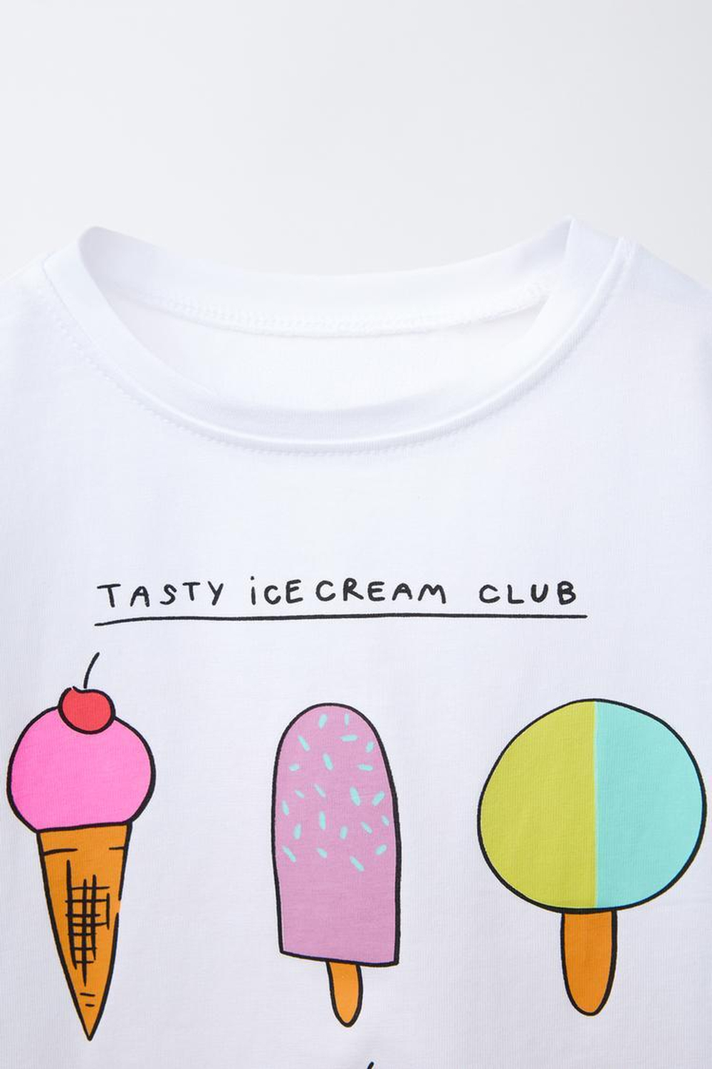 ZARA ФУТБОЛКА С ПРИНТОМ И ВОЛАНАМИ, БЕЛЫЙ