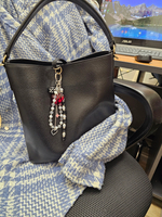 Обвес на сумку, брелок для ключей, подвеска авторская ручная работа с натуральными камнями "Снежная любовь"