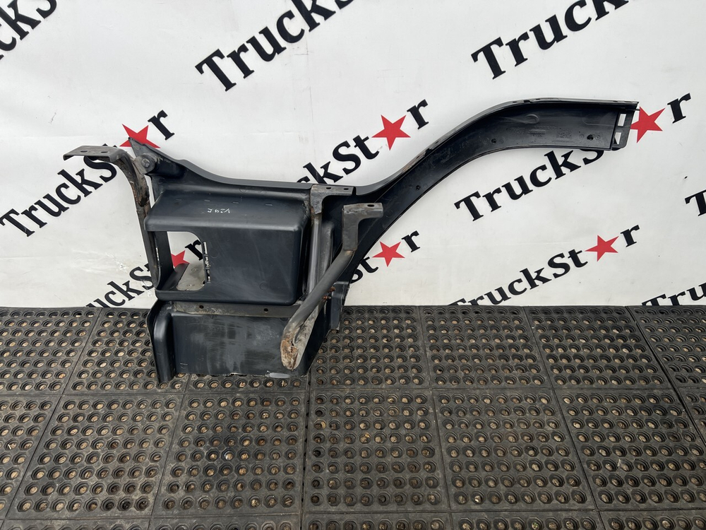 Корпус подножки правый