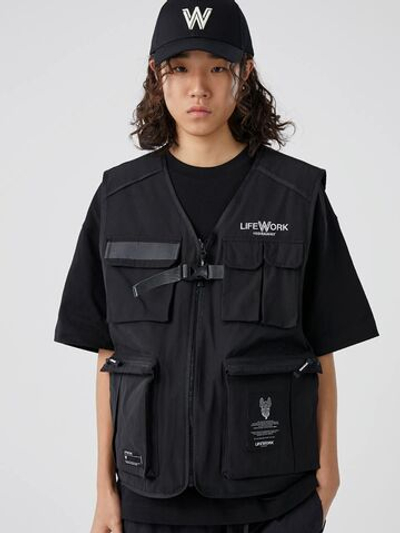 Жилет с карманами