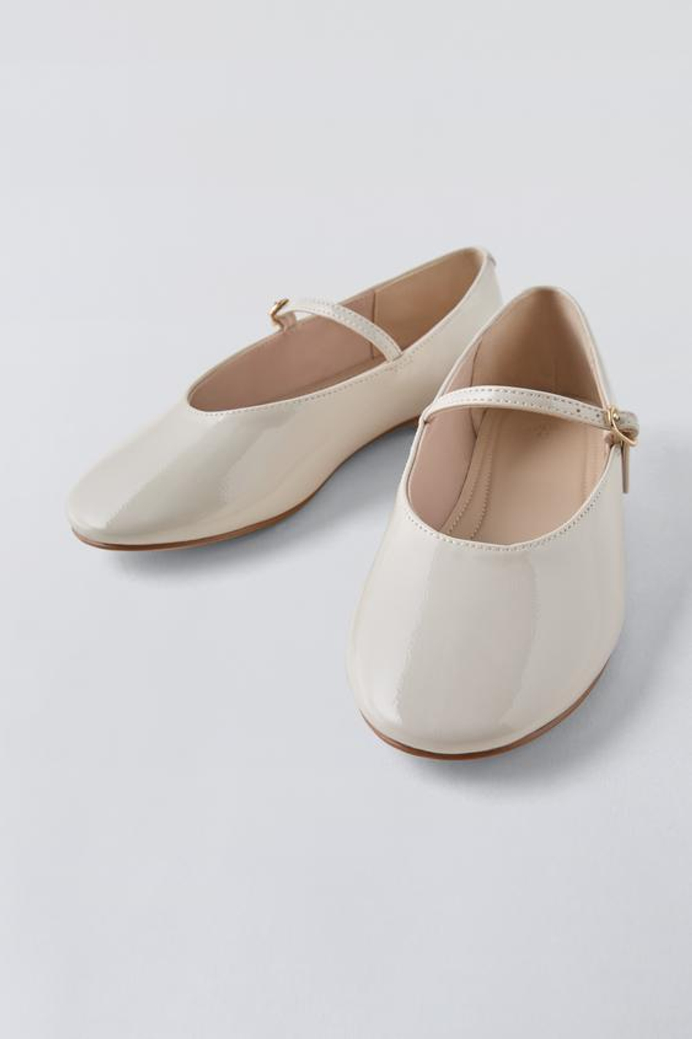 ZARA ЛАКИРОВАННЫЕ БАЛЕТКИ, ЭКРЮ