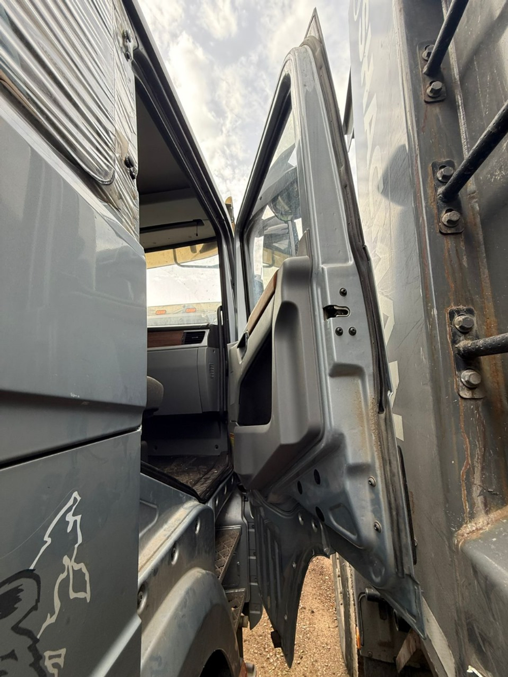 Shacman (Shaanxi) SX* 8x4 Самосвал SX331863366 (Дизельный, 12,5 л, 544 л.с., МТ)