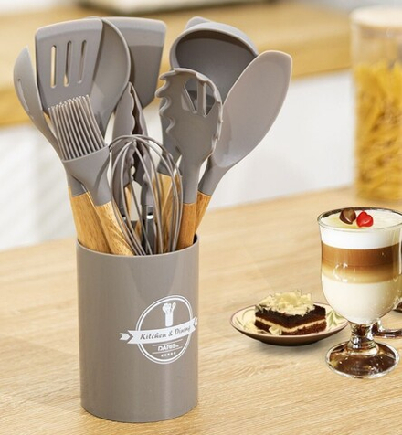 Набор кухонных принадлежностей светло-коричневый
