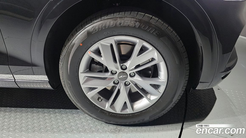Genesis GV70 2.5T Бензин 2WD (01.2024)