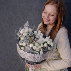 115. Кружевной черно-белый букет