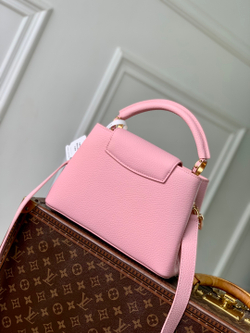 Louis Vuitton Capucines BB