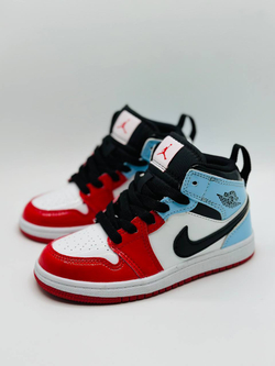 Кроссовки для мальчиков Nike Air Red Luxe