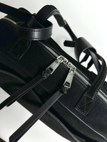 Женская замшевая сумка-багет черного цвета