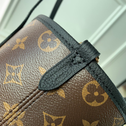 Louis Vuitton Neverfull Bandouliere Inside Out BB