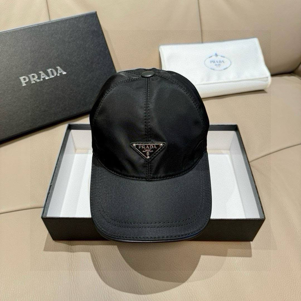Кепка Prada