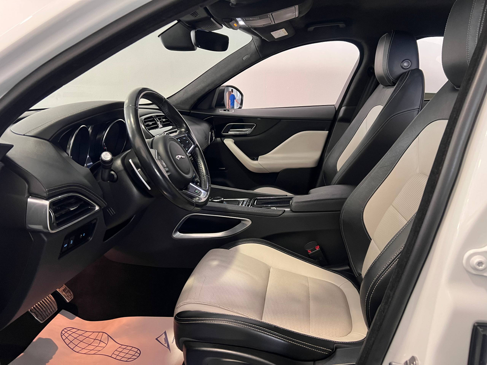 Jaguar F-Pace, 2020 год