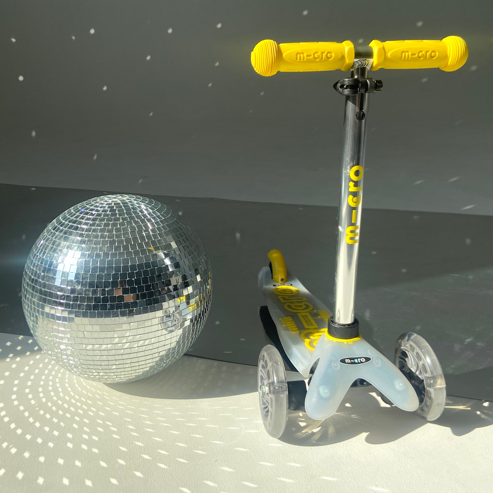 Самокат Mini Micro Deluxe Flux LED неоновый желтый