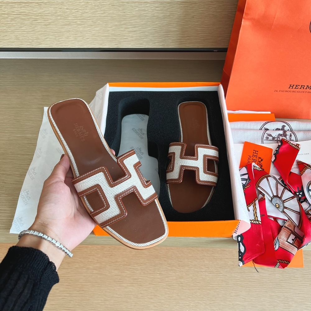 Hermes Oran Sandal