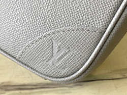 Louis Vuitton Porte Documents Voyage PM