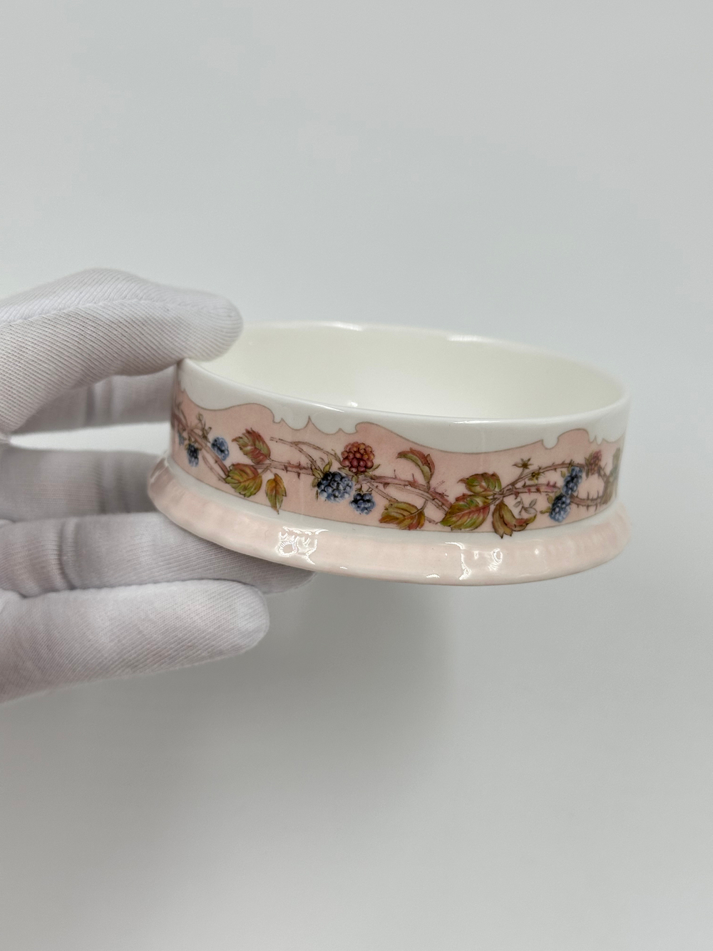 Шкатулка Royal Doulton Autumn из серии Brambly Hedge (Ежевичная поляна)
