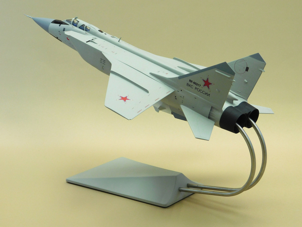 Модель самолета МиГ-31К (М1:48, ВКС России, Кинжал)