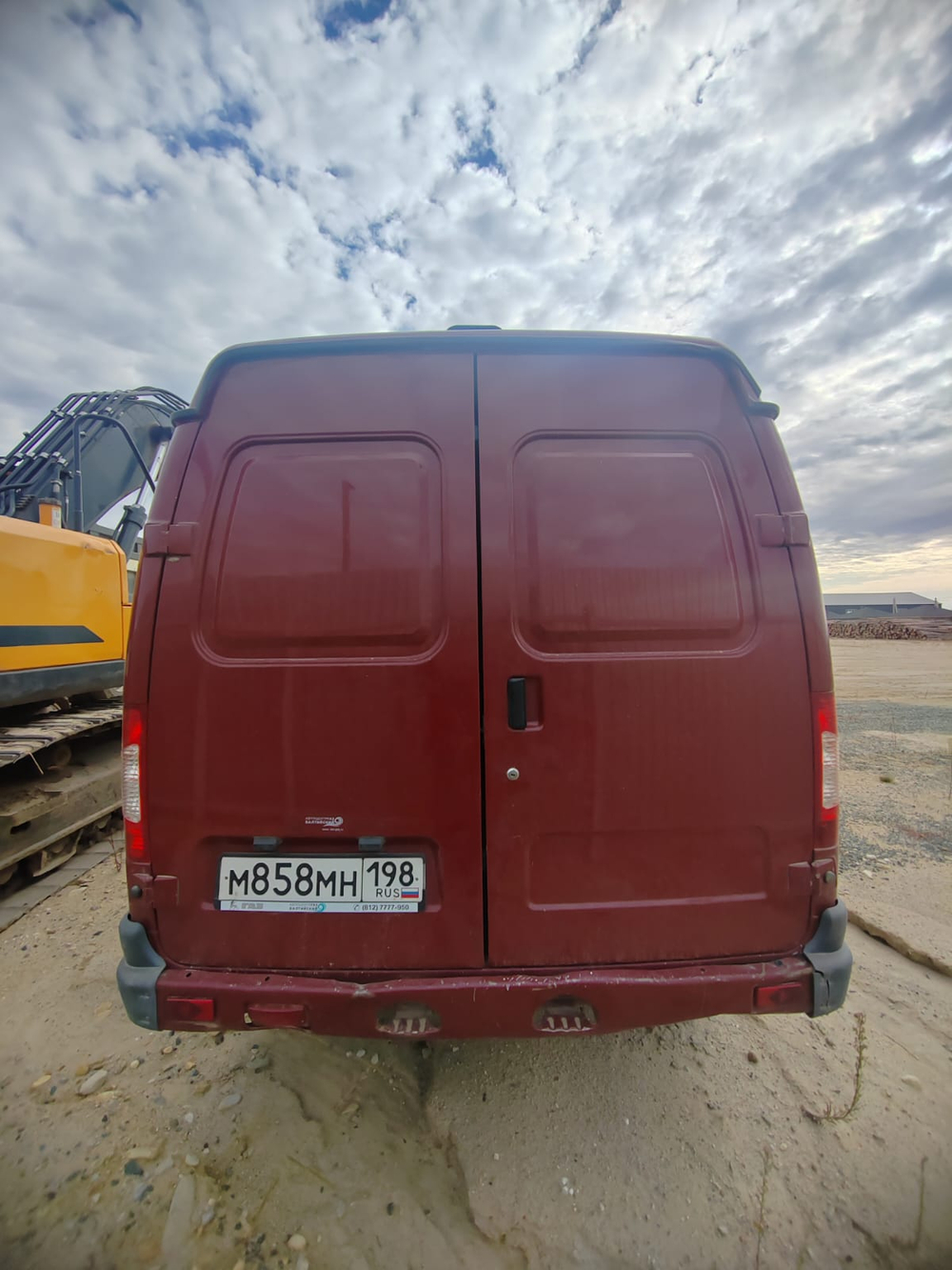 GAZ SOBOL Цельнометаллический 27527-773 (Бензиновый, 2,7 л, 107 л.с. 4WD)