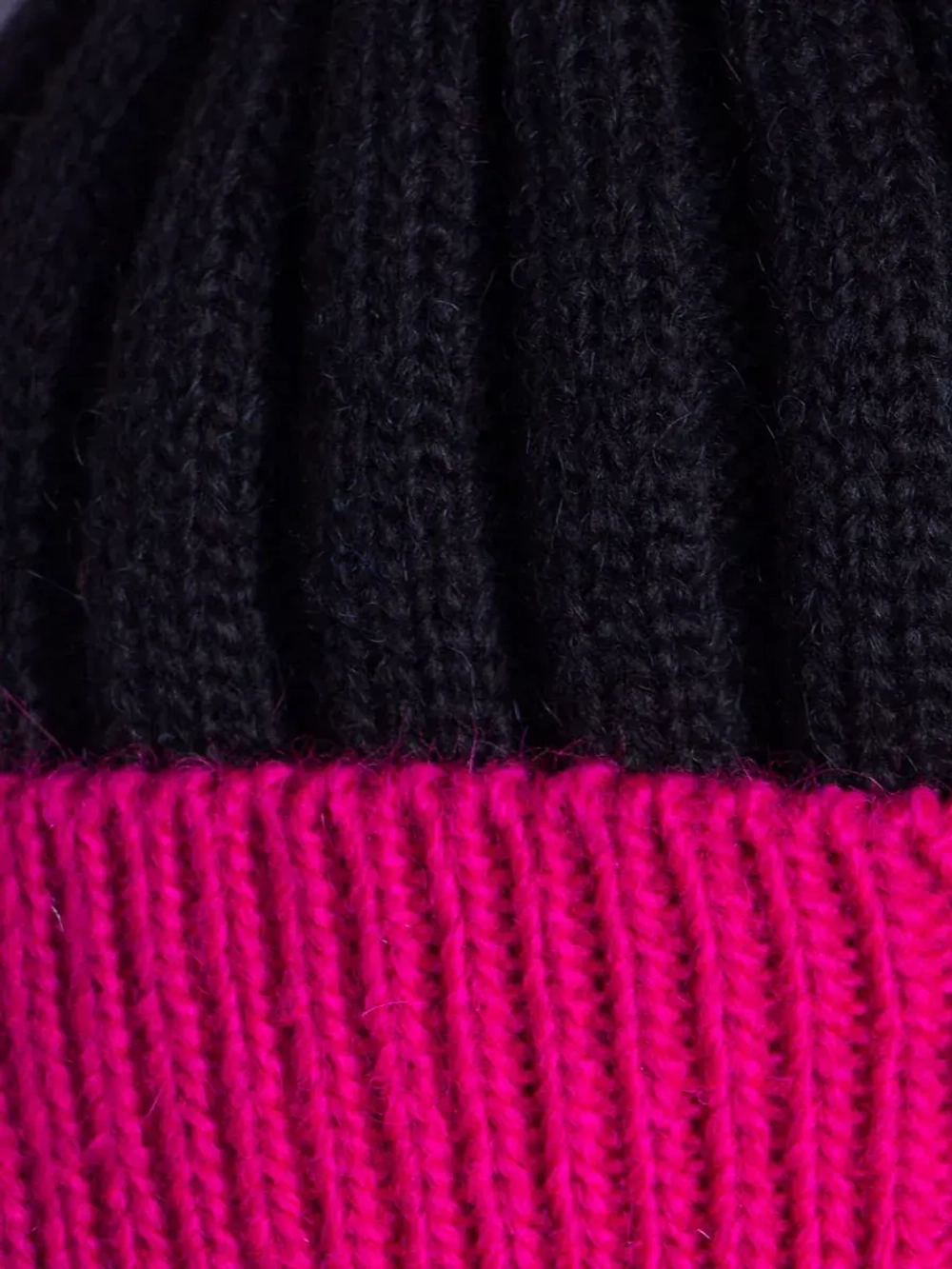 Шапка для девочки зимняя вязаная с помпоном