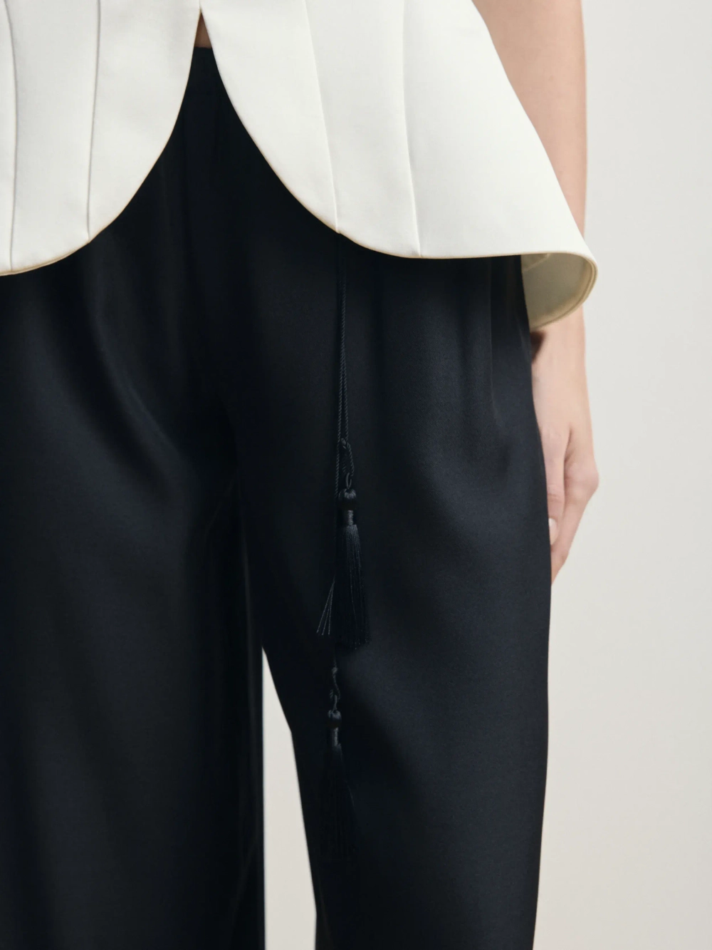 Молочный корсетный топ из атласа "Muse Blanc"