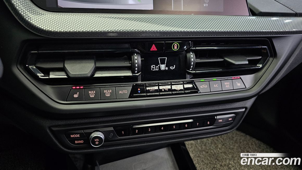 BMW 1 Series (F40) 120i Sports (08.2021)