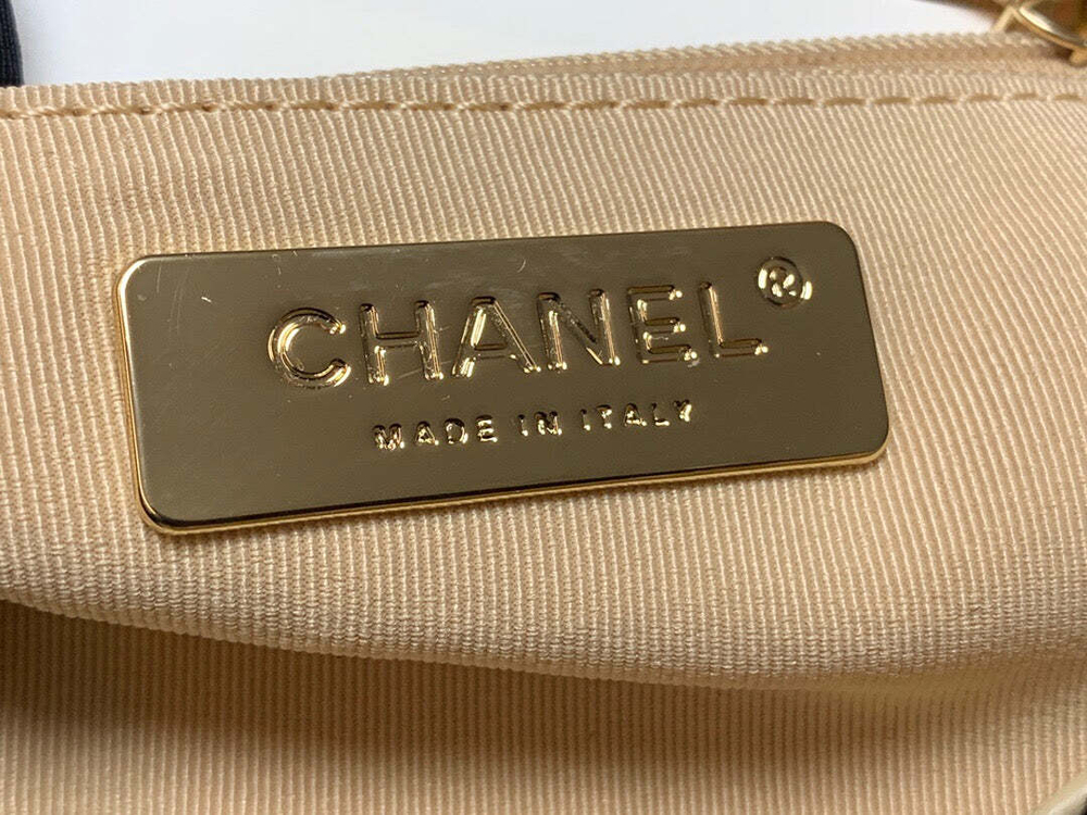 Chanel 19 Large 30 cm