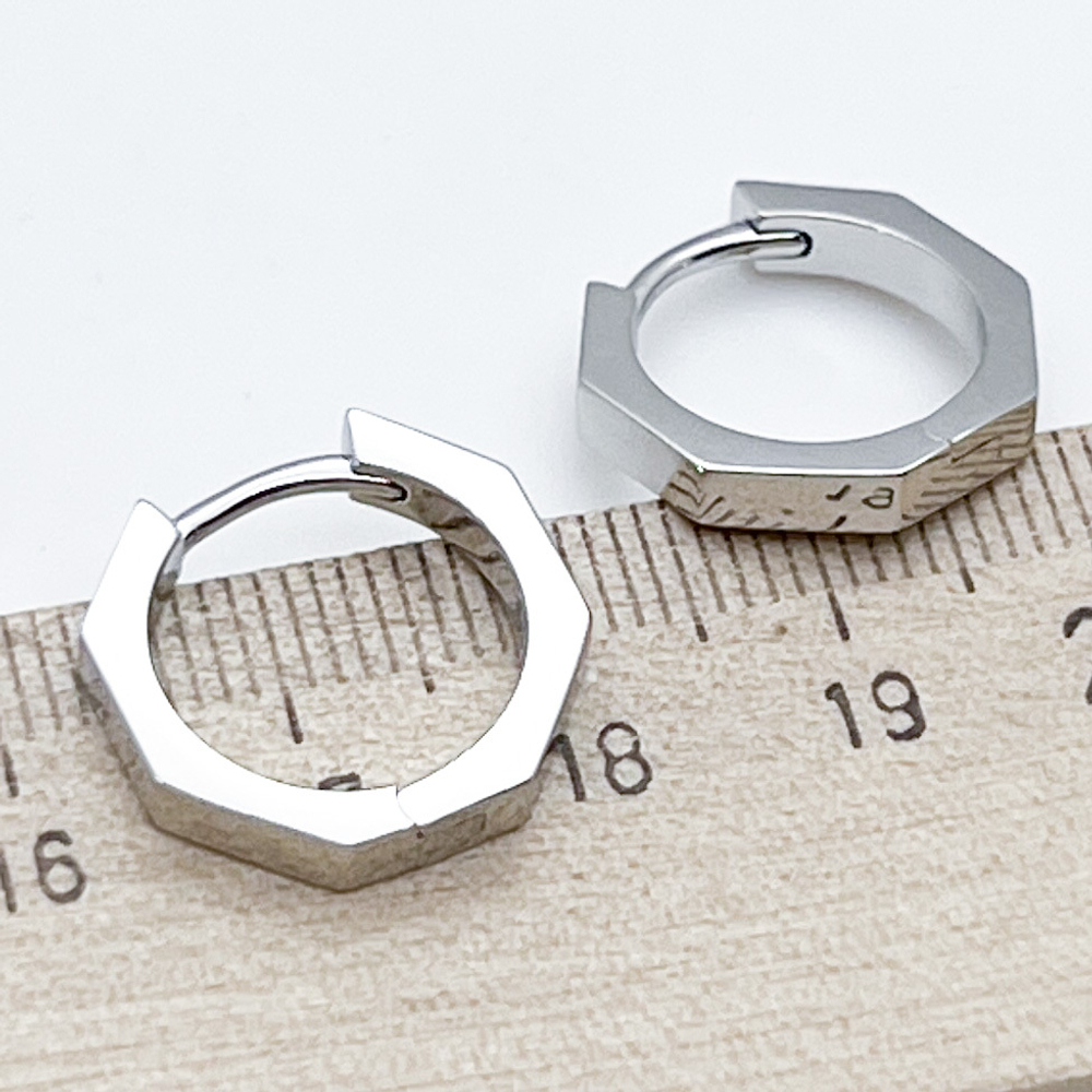 Ювелирные швензы Конго с родиевым покрытием, размер 17 мм, цена за пару