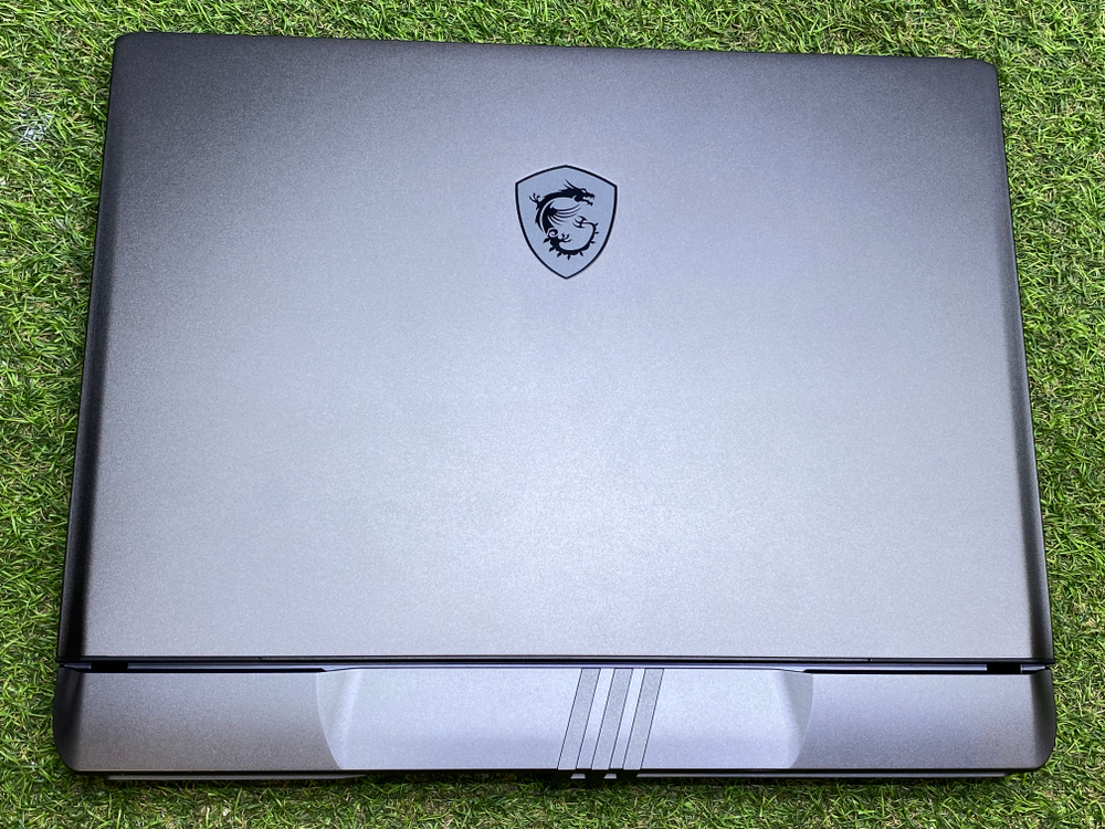 Игровой ноутбук MSI Ultra 9/16/FHD+ 144Hz/Vector 16 HX AI/Windows 11 Pro