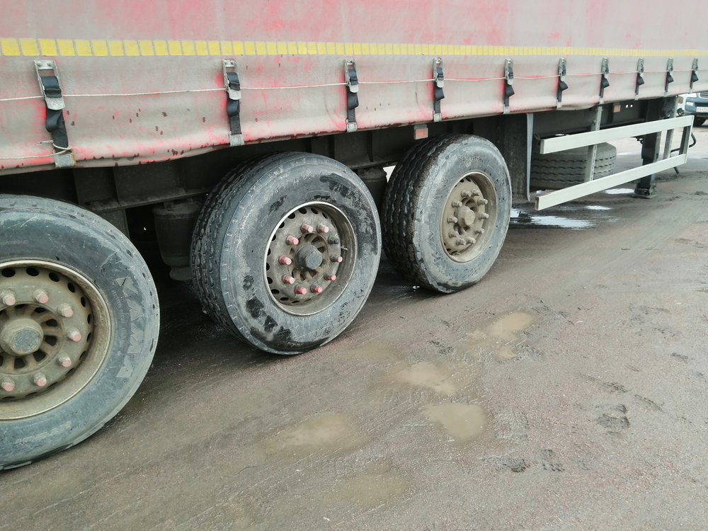 Туймазинский завод автобетоновозов 5885* Полуприцеп шторный 588510