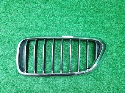 Решетка радиатора левая BMW 6er G32 (2017-2020)