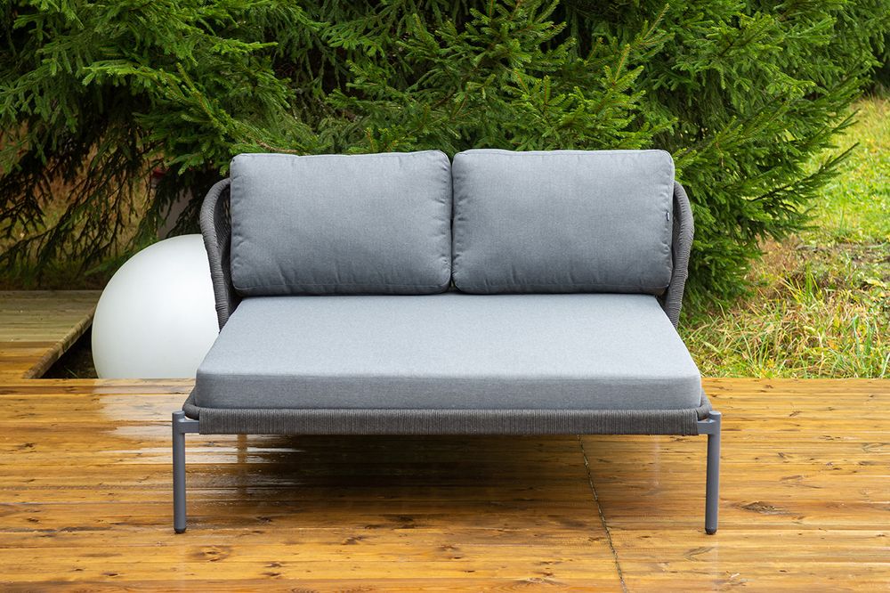 "Позитано" лежак плетеный из роупа, каркас алюминий темно-серый (RAL7024) муар, роуп темно-серый круглый, ткань темно-серая 027