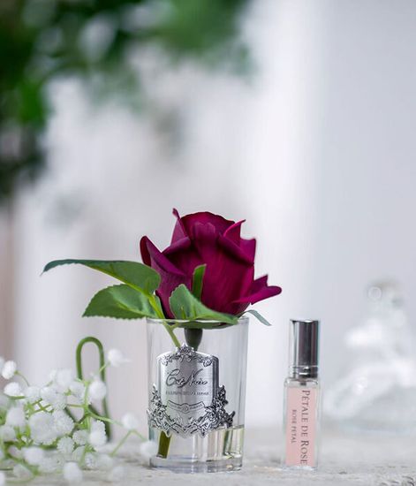 Ароматизированная красная роза в прозрачной вазе, Cote Noire