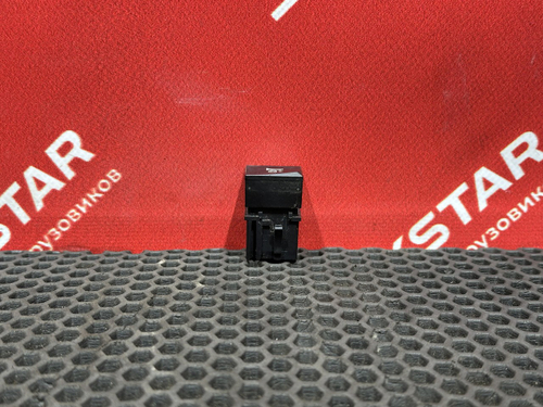 Кнопка сигнала заднего хода