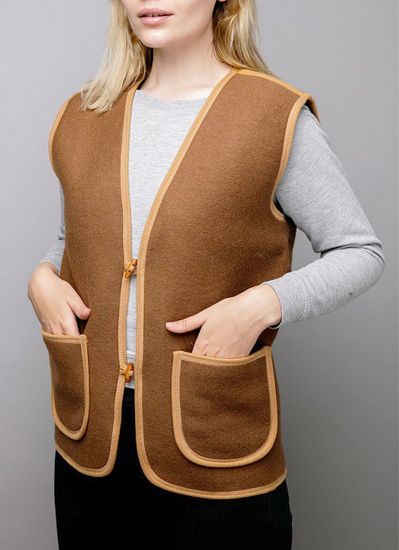 Жилет валяный из верблюжьей шерсти