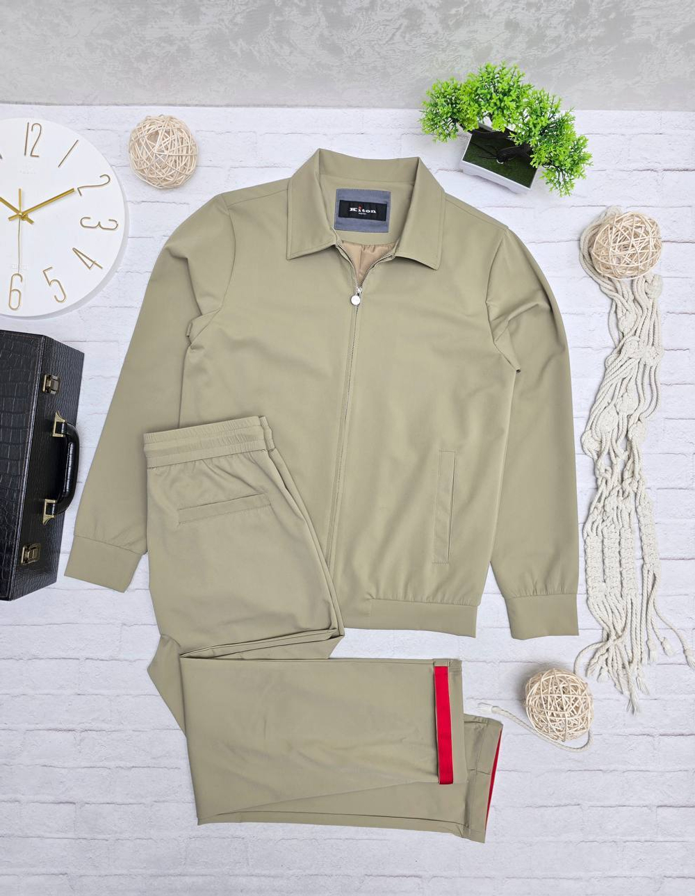 Прогулочный костюм Kiton
