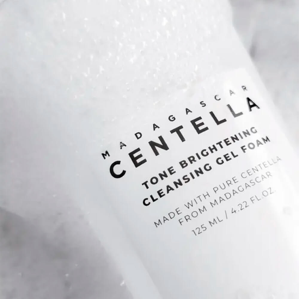 Осветляющая гель-пенка для умывания SKIN1004 Madagascar Centella Tone Brightening Cleansing Gel Foam