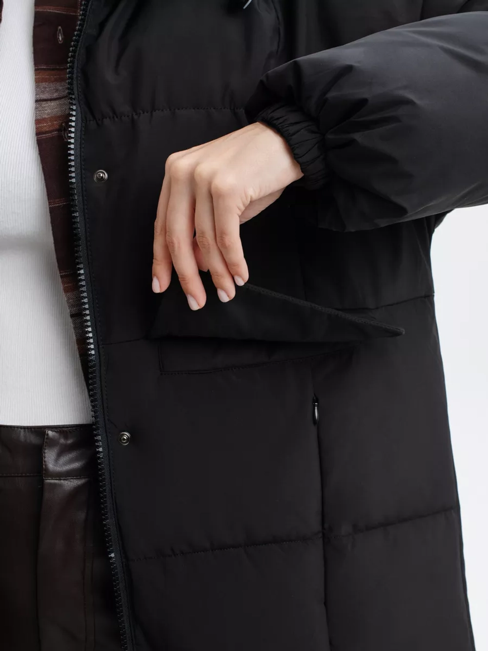 Пуховик зимний длинный с капюшоном оверсайз