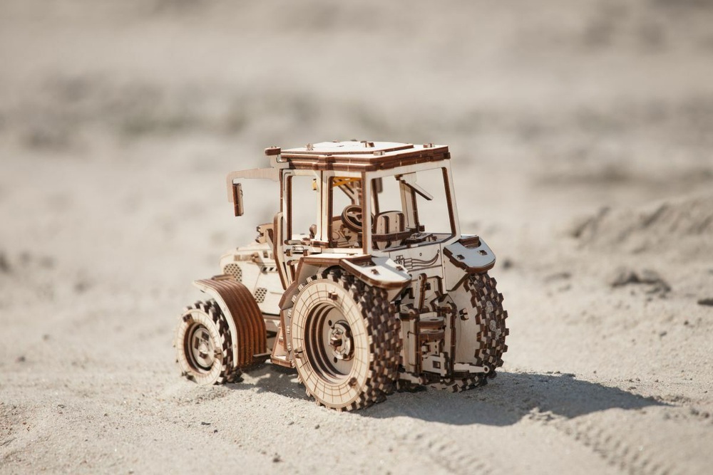 Трактор Беларус-82 от EWA - Деревянный конструктор, сборная модель, механический 3D пазл