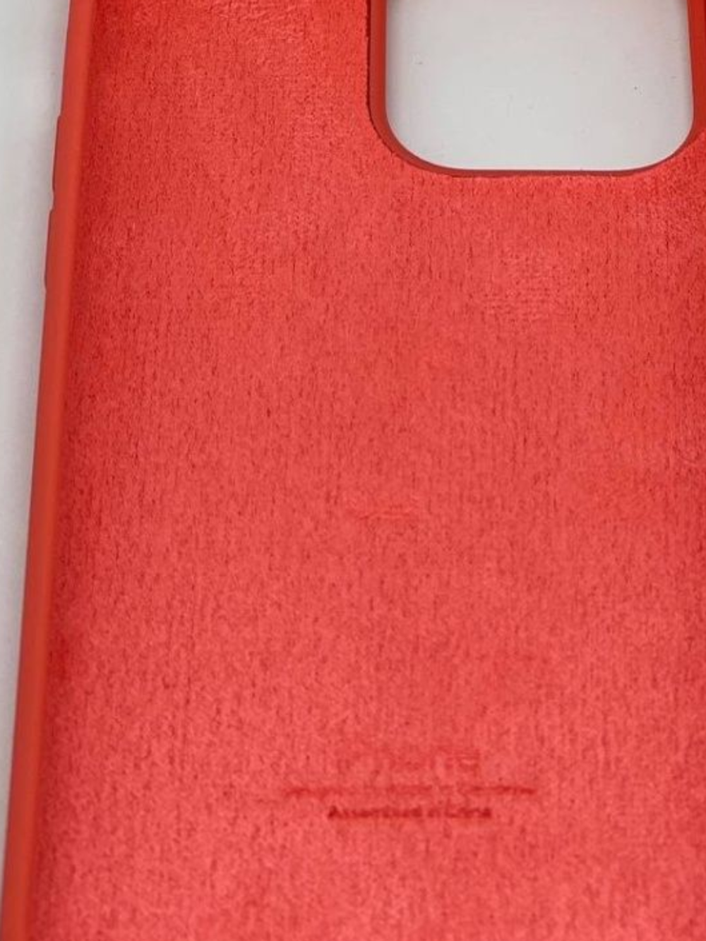 Накладка iPhone 14 Pro силикон красный