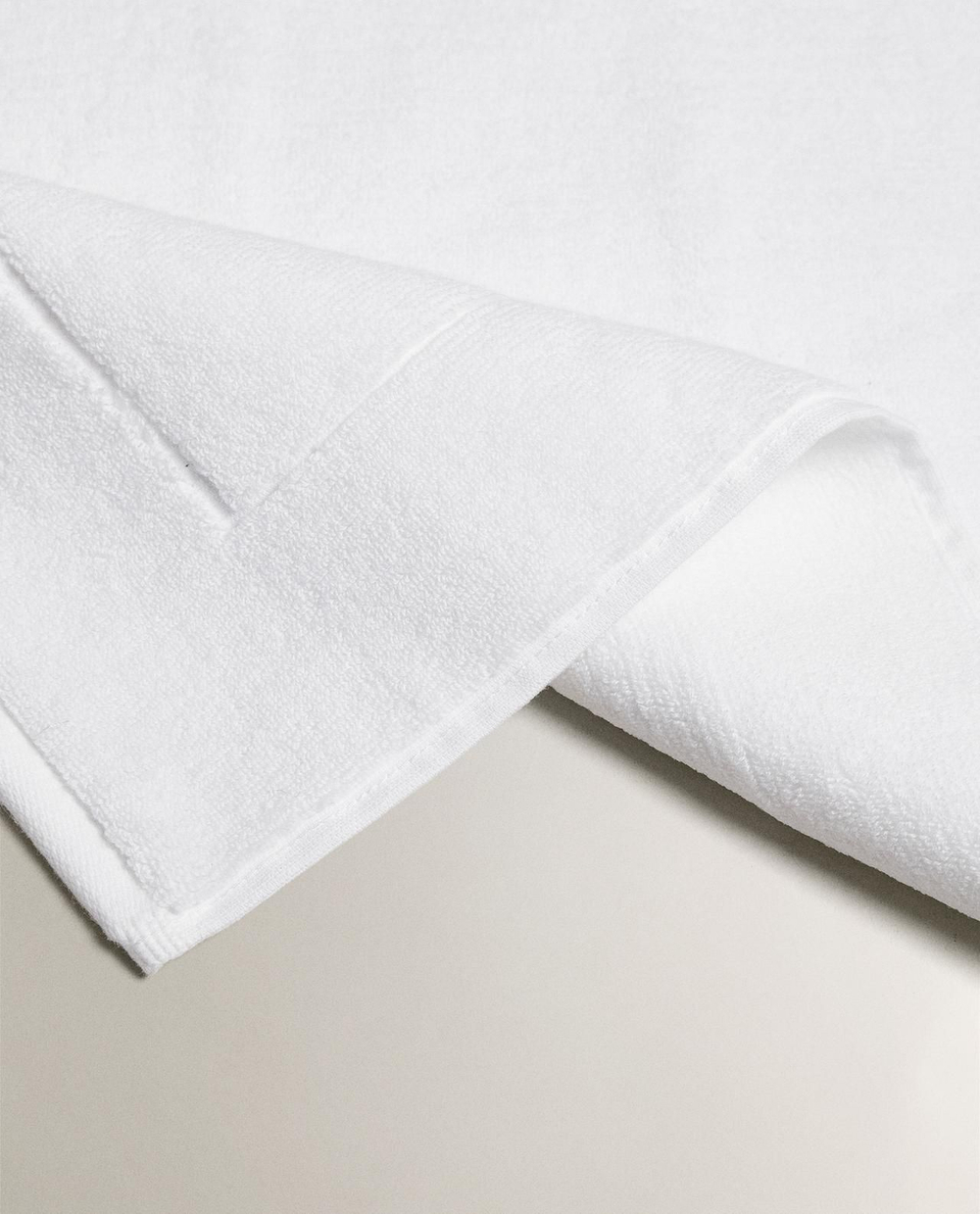 Zara Home - Очень мягкий коврик для ванной, белый, 38x57 см