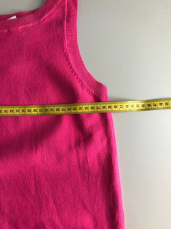 Жилетка Zara для яркого акцента, маркировка L, визуально на 48 размер