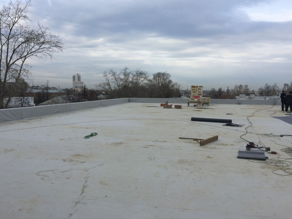 Монтаж плоской кровли из ПВХ мембраны, площадь 800 м2